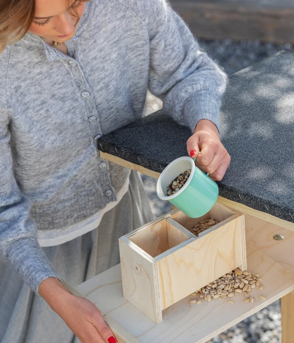 Dehner Natura Futterhaus Rofan, Geflammt, Inkl. Ständer, Ca. B84,3/H129,7/T84,3 Cm 4 Dehner Natura Futterhaus Rofan, Geflammt, Inkl. Ständer, Ca. B84,3/H129,7/T84,3 Cm – Bild 4